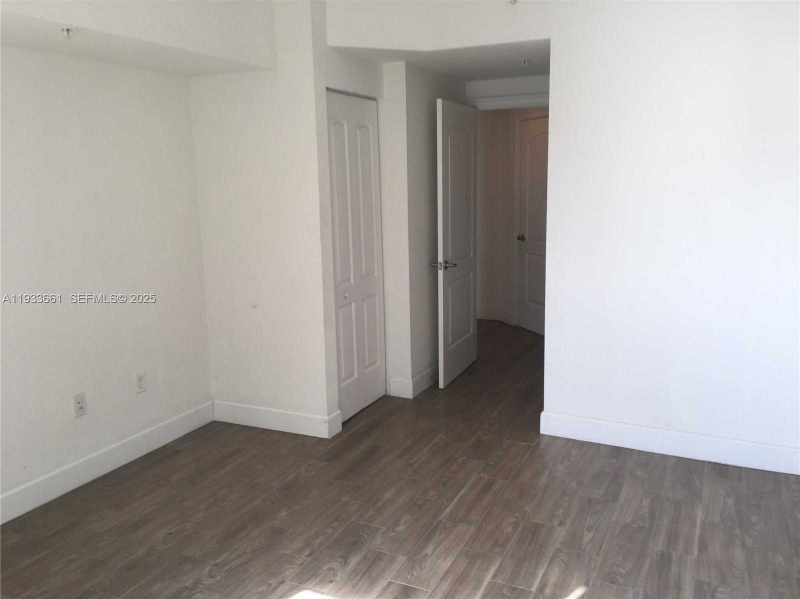 Small Image of 1830 RADIUS DR #618, Hollywood Number 7
