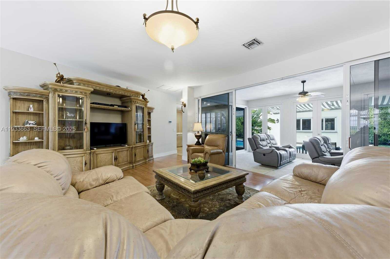 Small Image of 2607 HOLY CROSS LN, Lake Worth Number 10