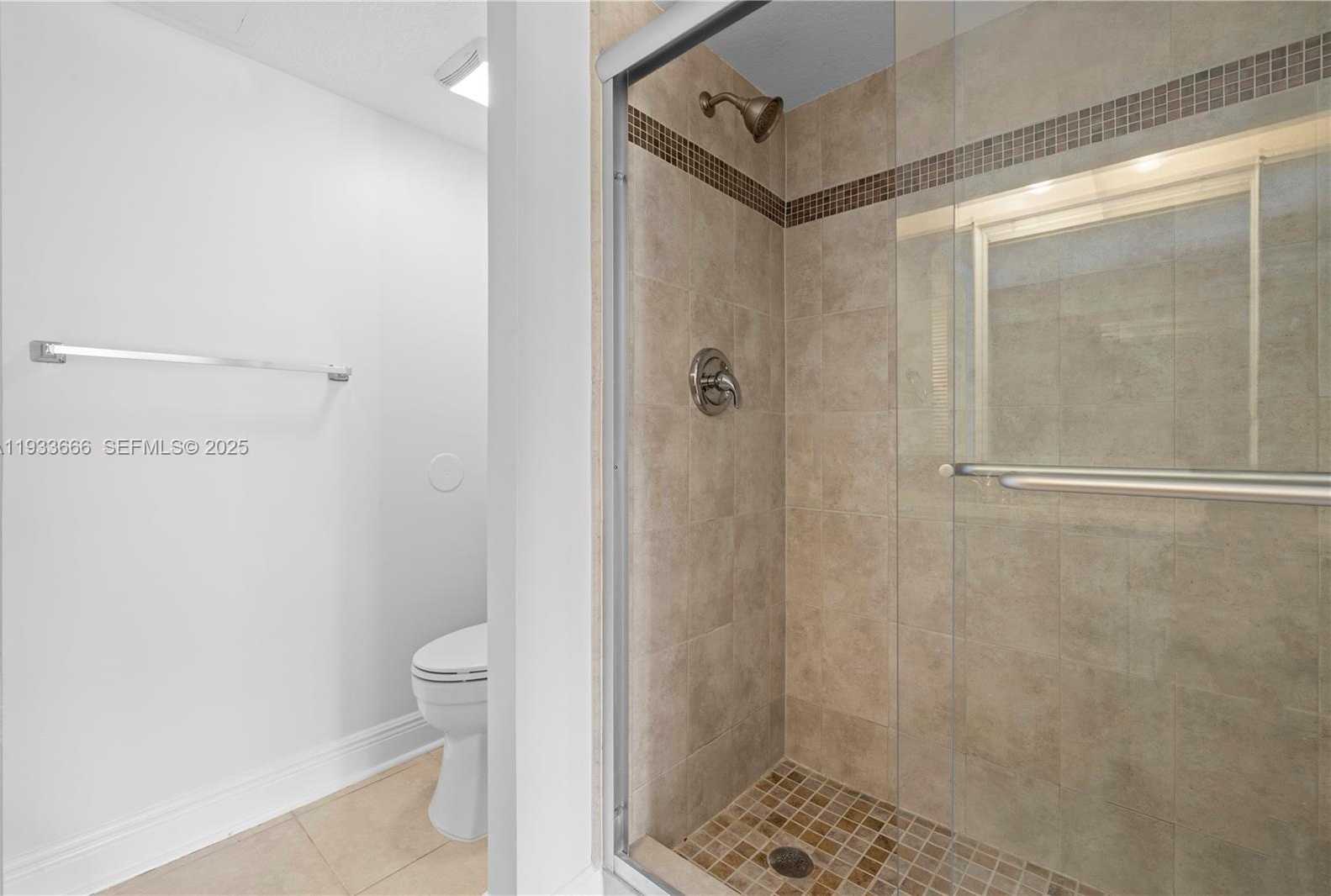 Small Image of 15518 BRAEMAR CT, Miami Lakes Number 16