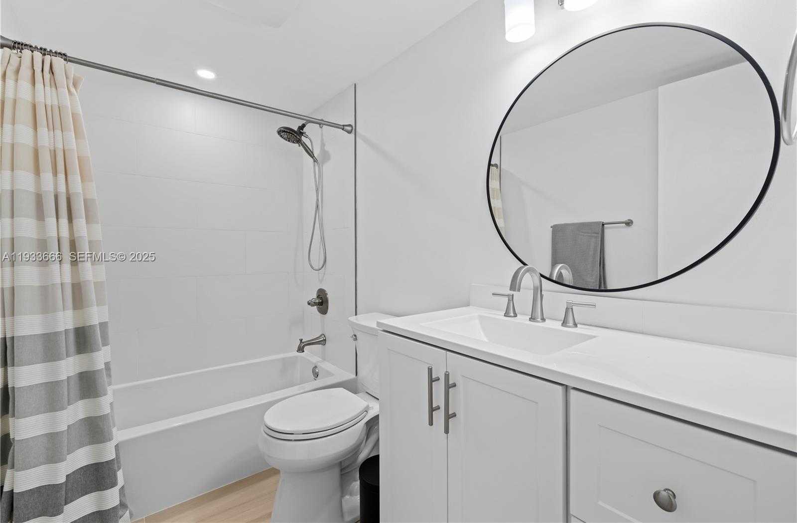 Small Image of 15518 BRAEMAR CT, Miami Lakes Number 22