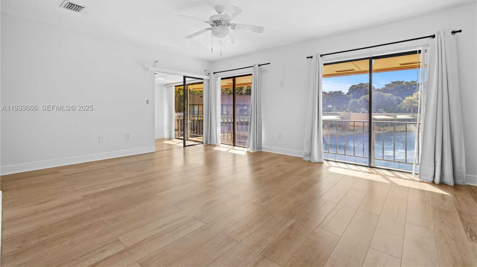 Small Image of 15518 BRAEMAR CT, Miami Lakes Number 23