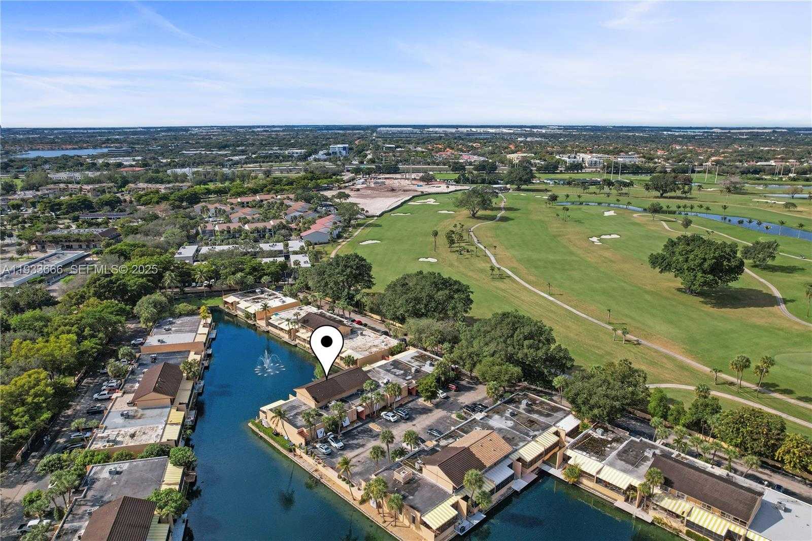 Small Image of 15518 BRAEMAR CT, Miami Lakes Number 33