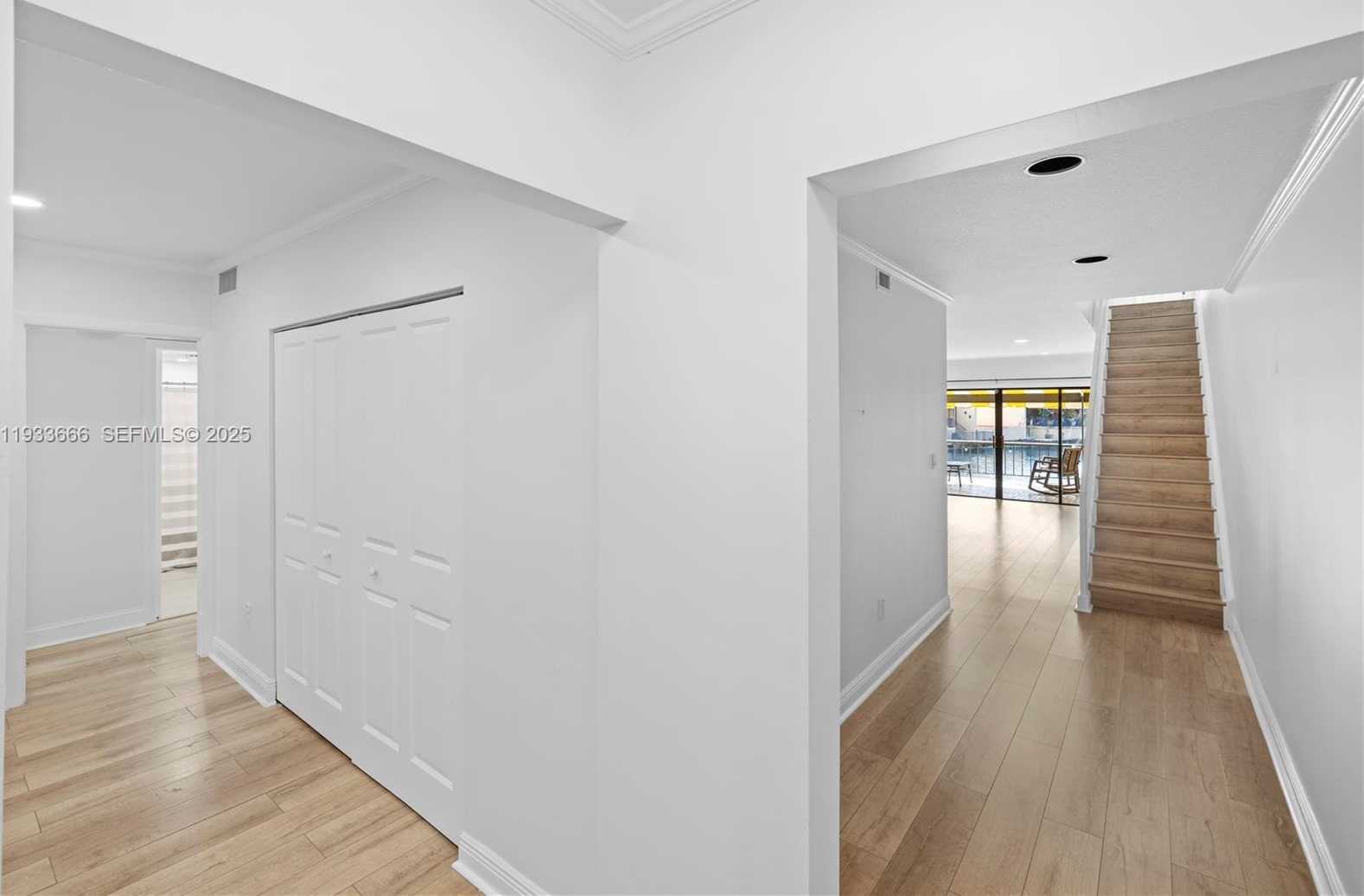 Small Image of 15518 BRAEMAR CT, Miami Lakes Number 8