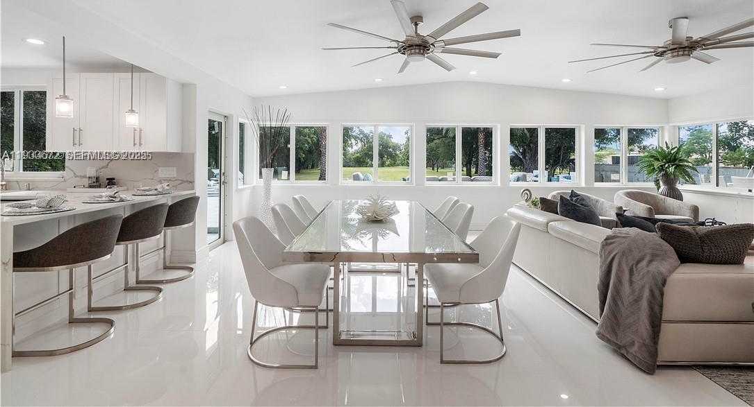 Small Image of 224 EAST ACRE DR, Plantation Number 12