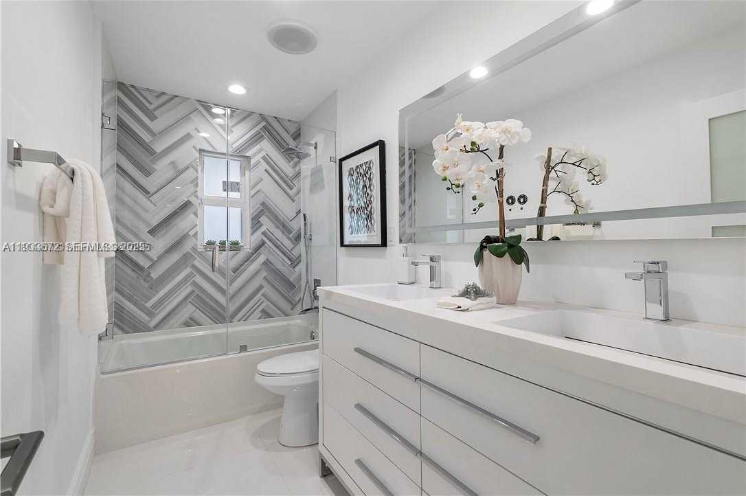 Small Image of 224 EAST ACRE DR, Plantation Number 23