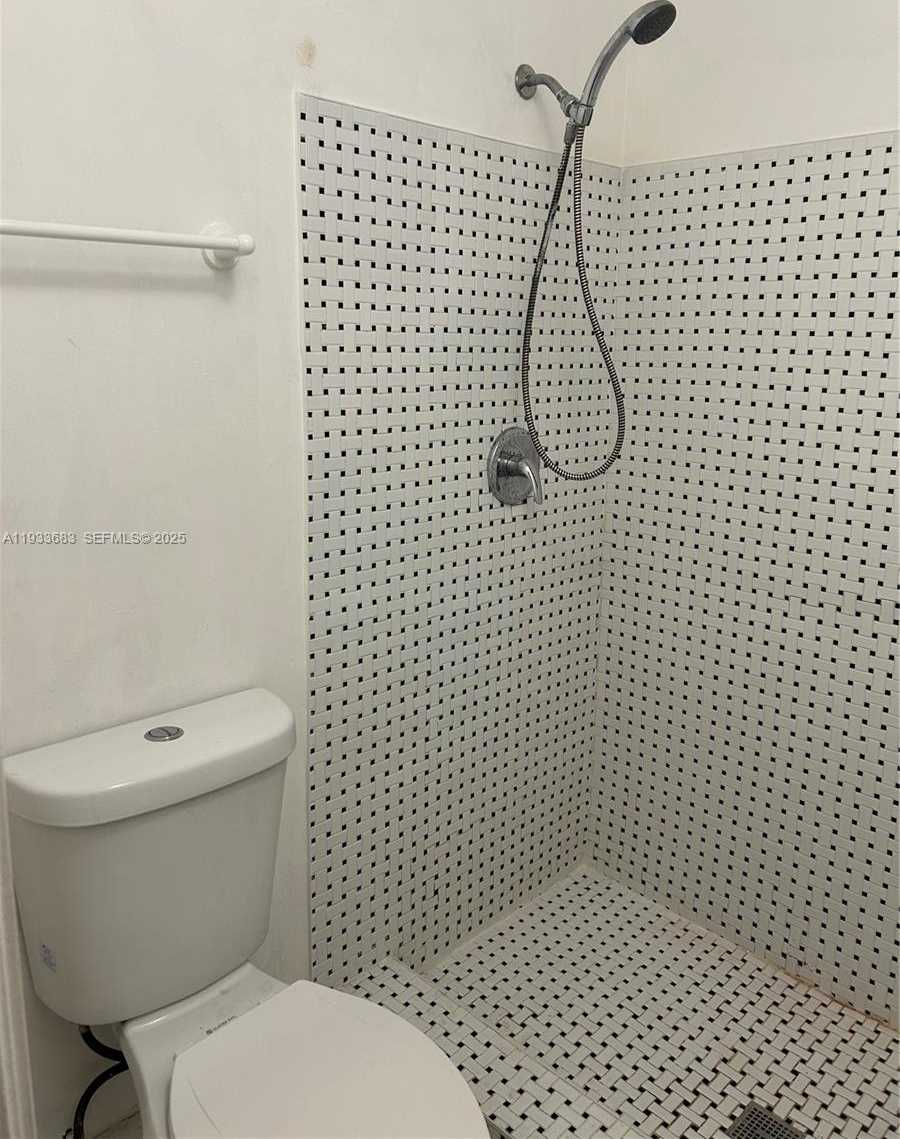 Small Image of 9729 SOUTH WEST HAMMOCKS BLVD #201E, Miami Number 7