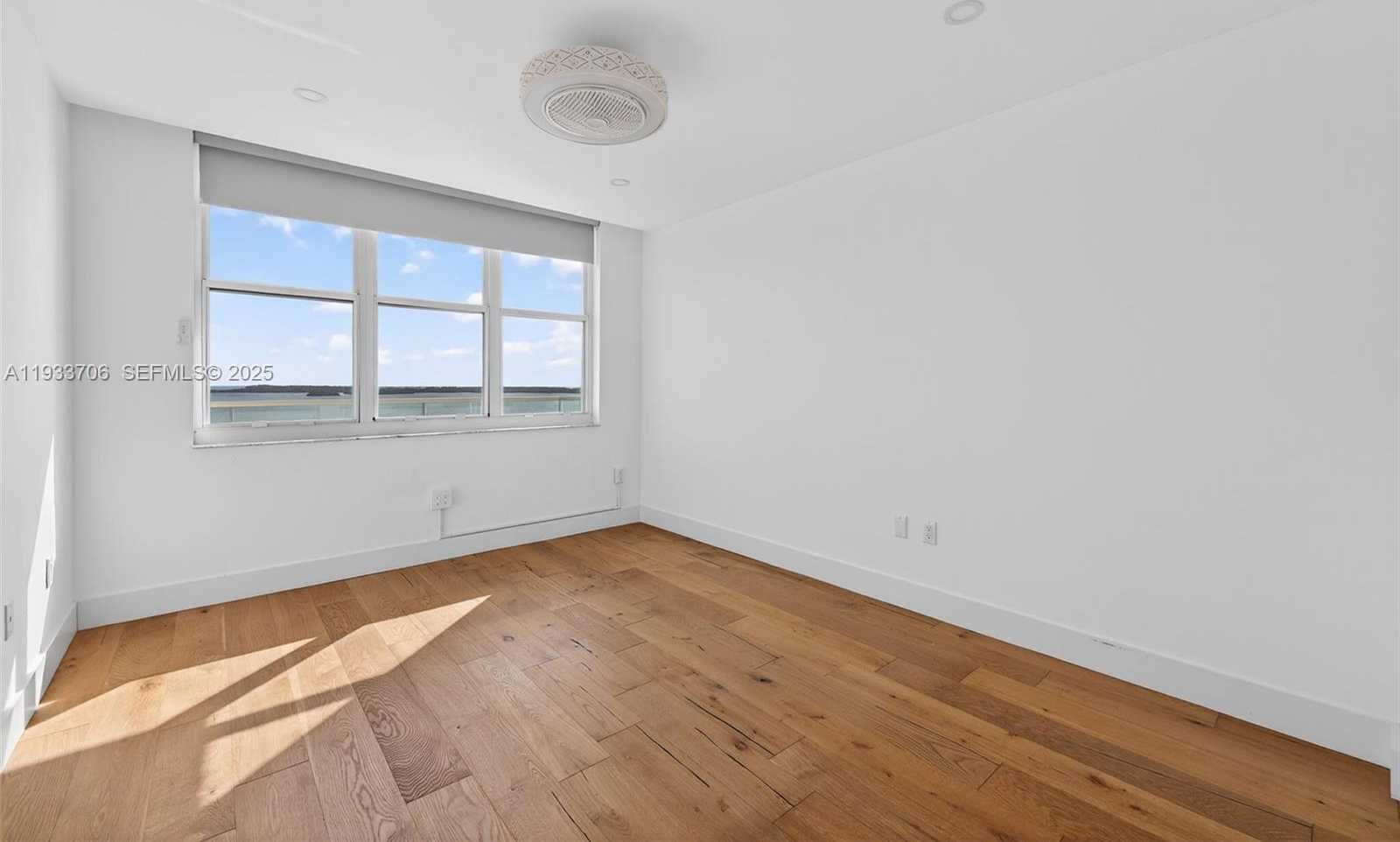 Small Image of 800 CLAUGHTON ISLAND DR #1504, Miami Number 17