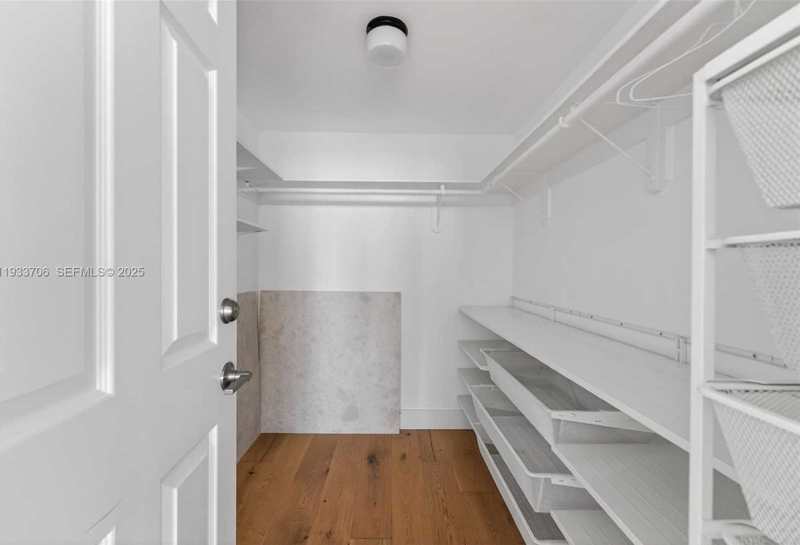 Small Image of 800 CLAUGHTON ISLAND DR #1504, Miami Number 22