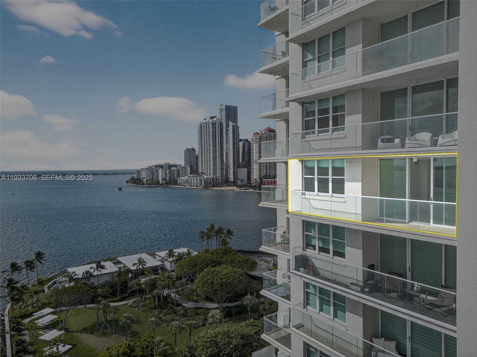 Small Image of 800 CLAUGHTON ISLAND DR #1504, Miami Number 5