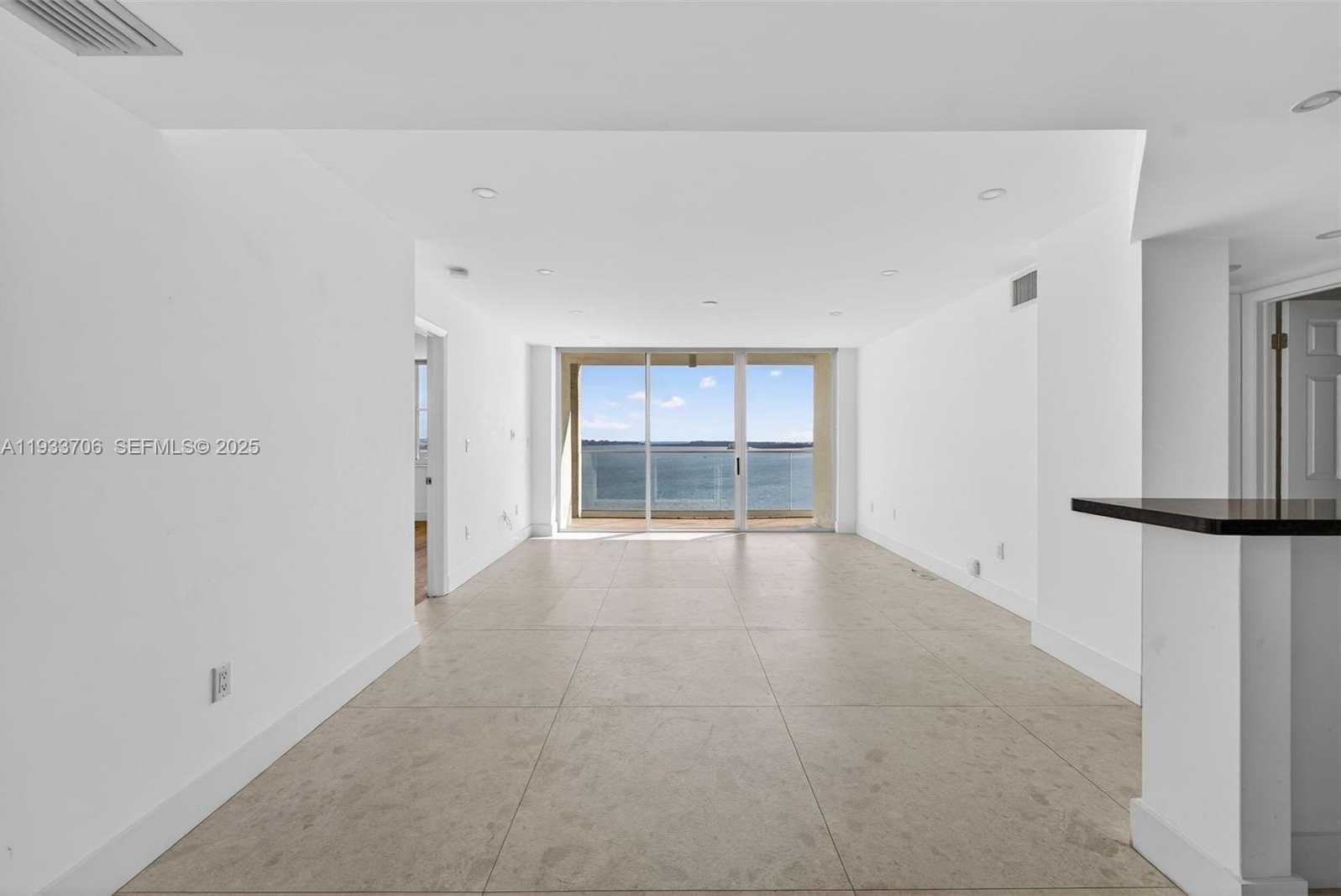 Small Image of 800 CLAUGHTON ISLAND DR #1504, Miami Number 6