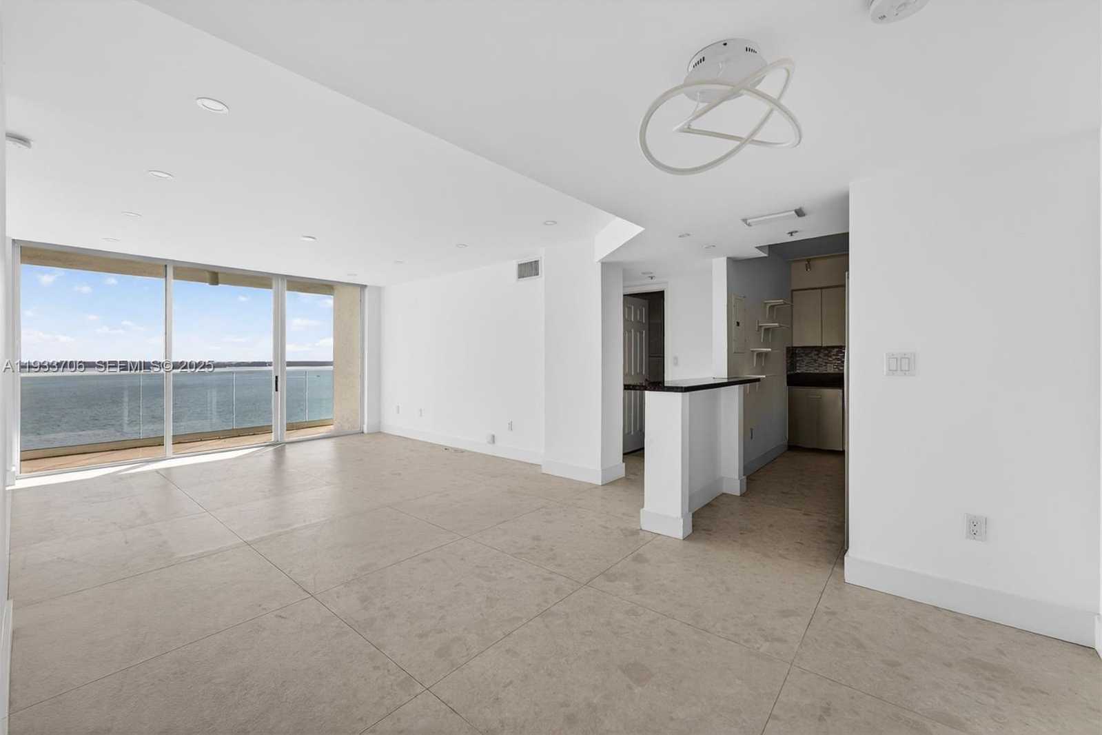 Small Image of 800 CLAUGHTON ISLAND DR #1504, Miami Number 8