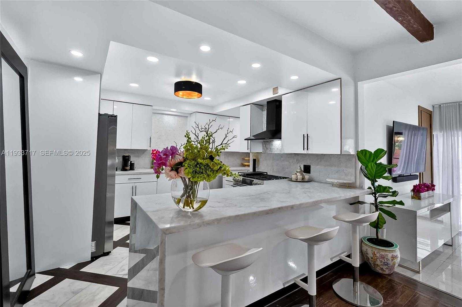 Small Image of 800 NORTH EAST 97TH ST, Miami Shores Number 17