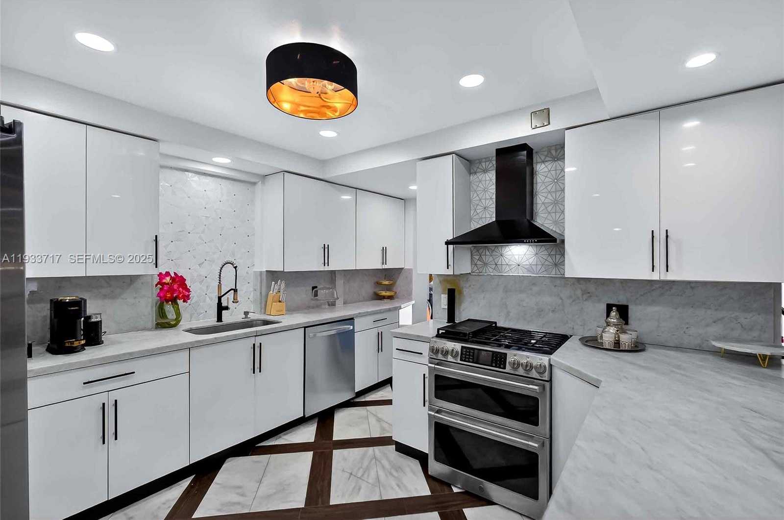 Small Image of 800 NORTH EAST 97TH ST, Miami Shores Number 18