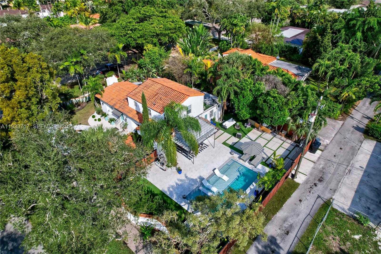 Small Image of 800 NORTH EAST 97TH ST, Miami Shores Number 4
