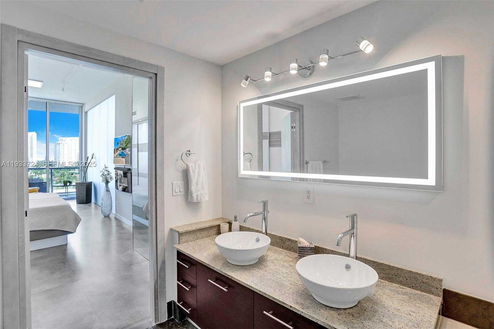 Small Image of 3029 NORTH EAST 188TH ST #814, Aventura Number 18