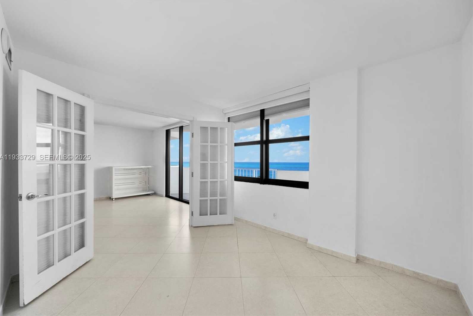 Small Image of 4301 COLLINS AVE #605, Miami Beach Number 10