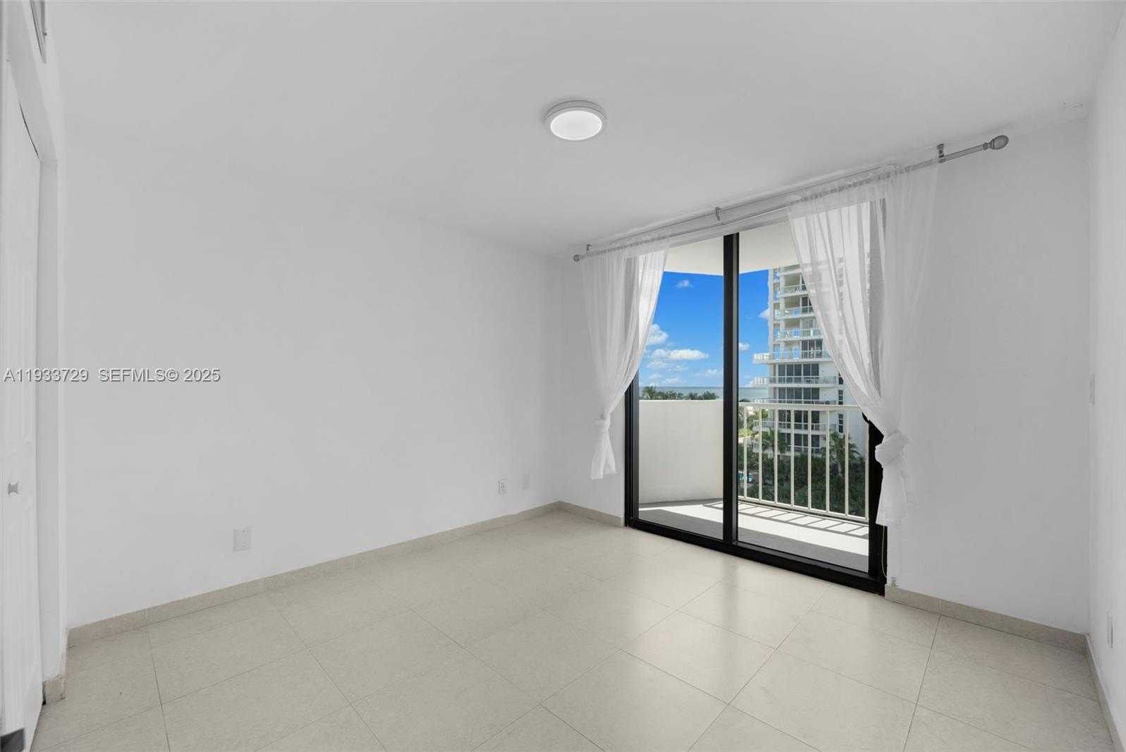 Small Image of 4301 COLLINS AVE #605, Miami Beach Number 18
