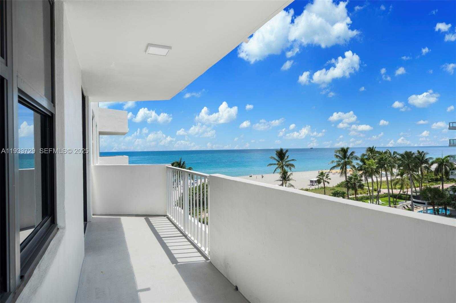 Small Image of 4301 COLLINS AVE #605, Miami Beach Number 19