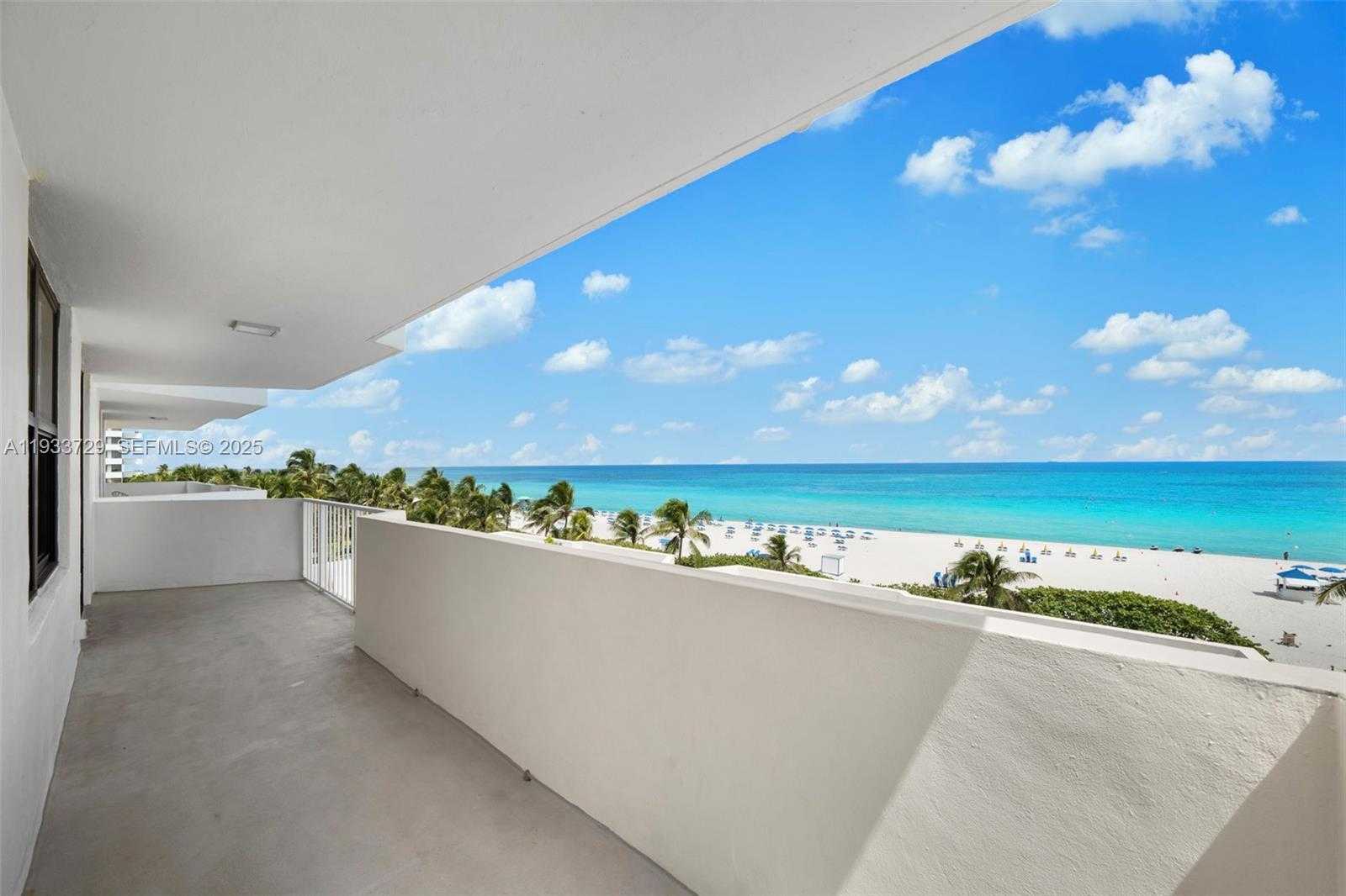 Small Image of 4301 COLLINS AVE #605, Miami Beach Number 2