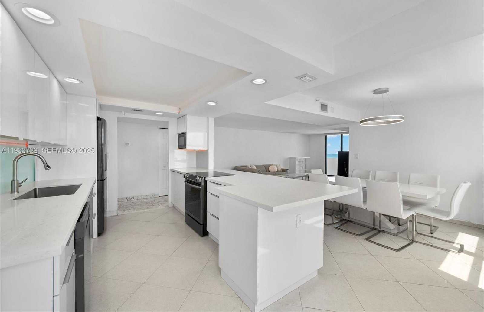 Small Image of 4301 COLLINS AVE #605, Miami Beach Number 6