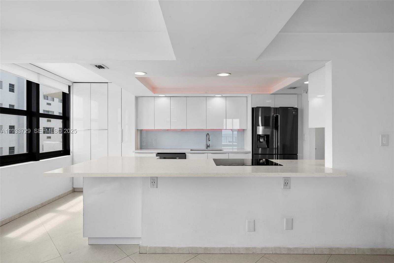 Small Image of 4301 COLLINS AVE #605, Miami Beach Number 9