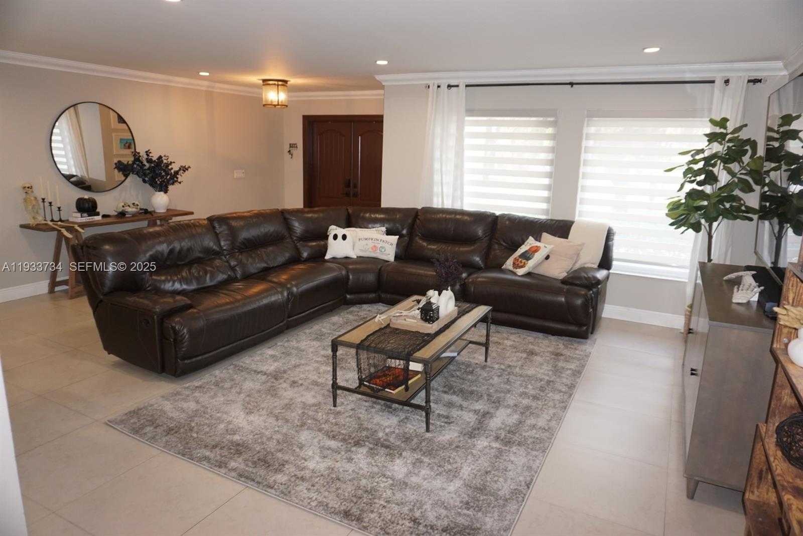 Small Image of 10350 SOUTH WEST 16TH ST, Miami Number 11