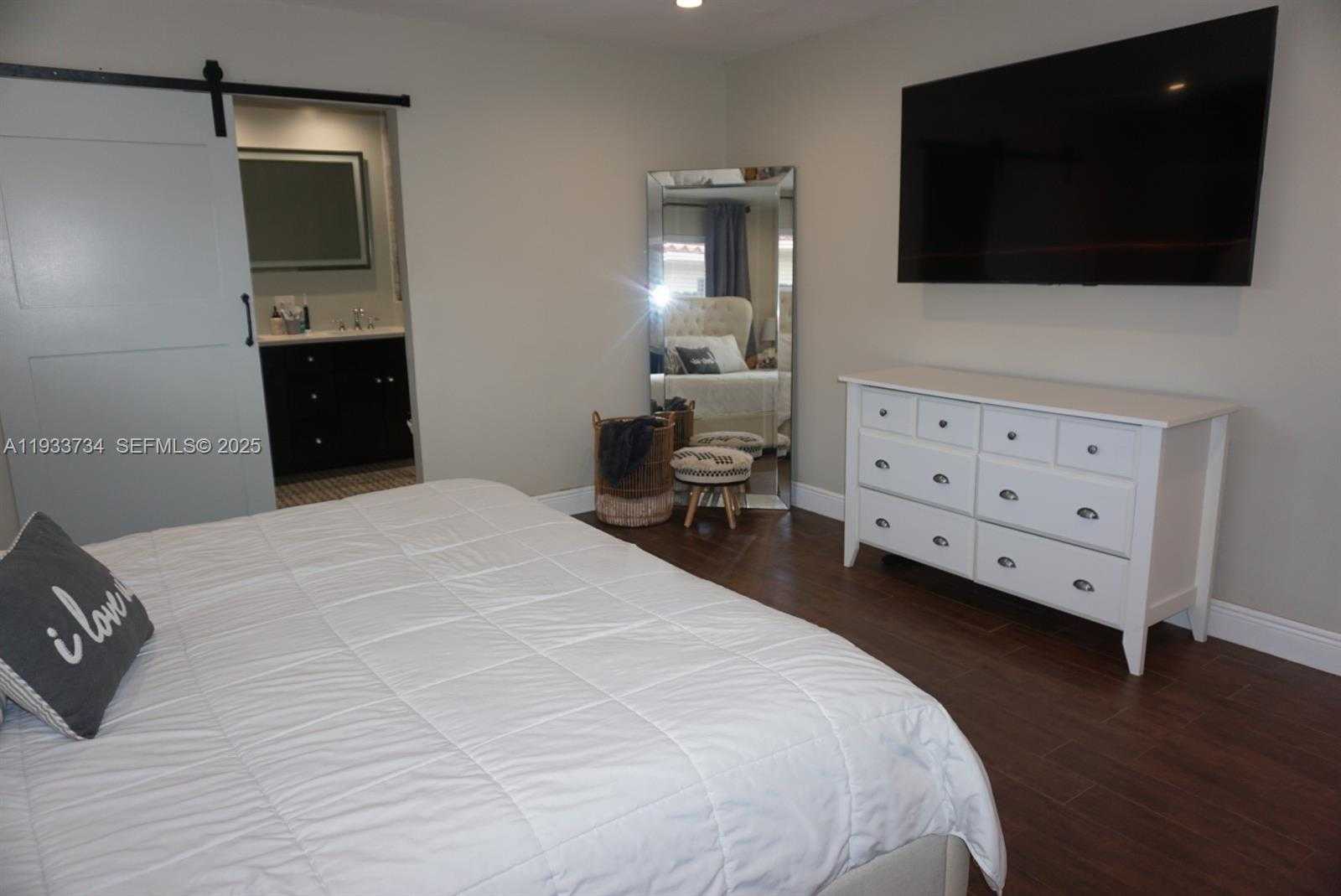 Small Image of 10350 SOUTH WEST 16TH ST, Miami Number 28