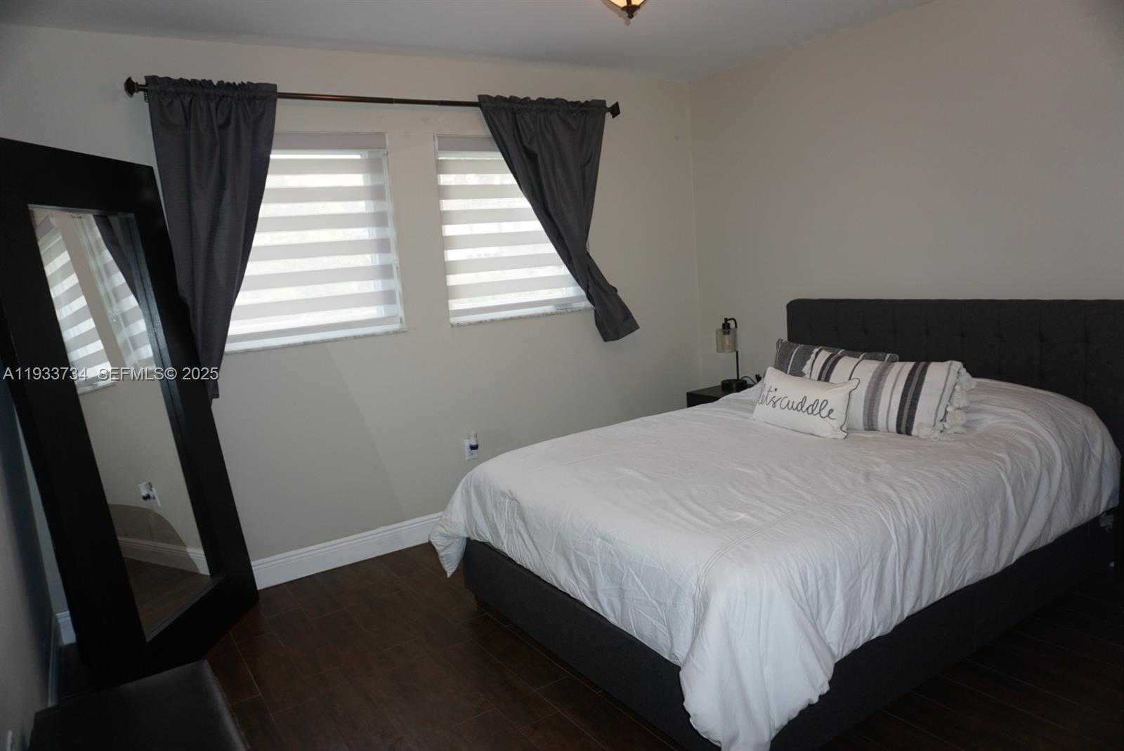 Small Image of 10350 SOUTH WEST 16TH ST, Miami Number 33