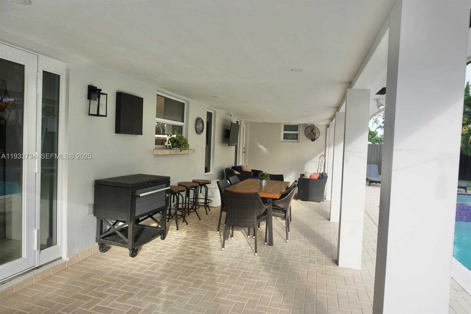 Small Image of 10350 SOUTH WEST 16TH ST, Miami Number 39