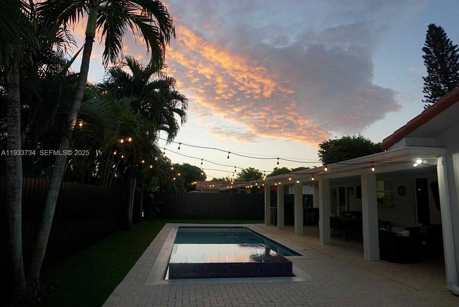 Small Image of 10350 SOUTH WEST 16TH ST, Miami Number 47