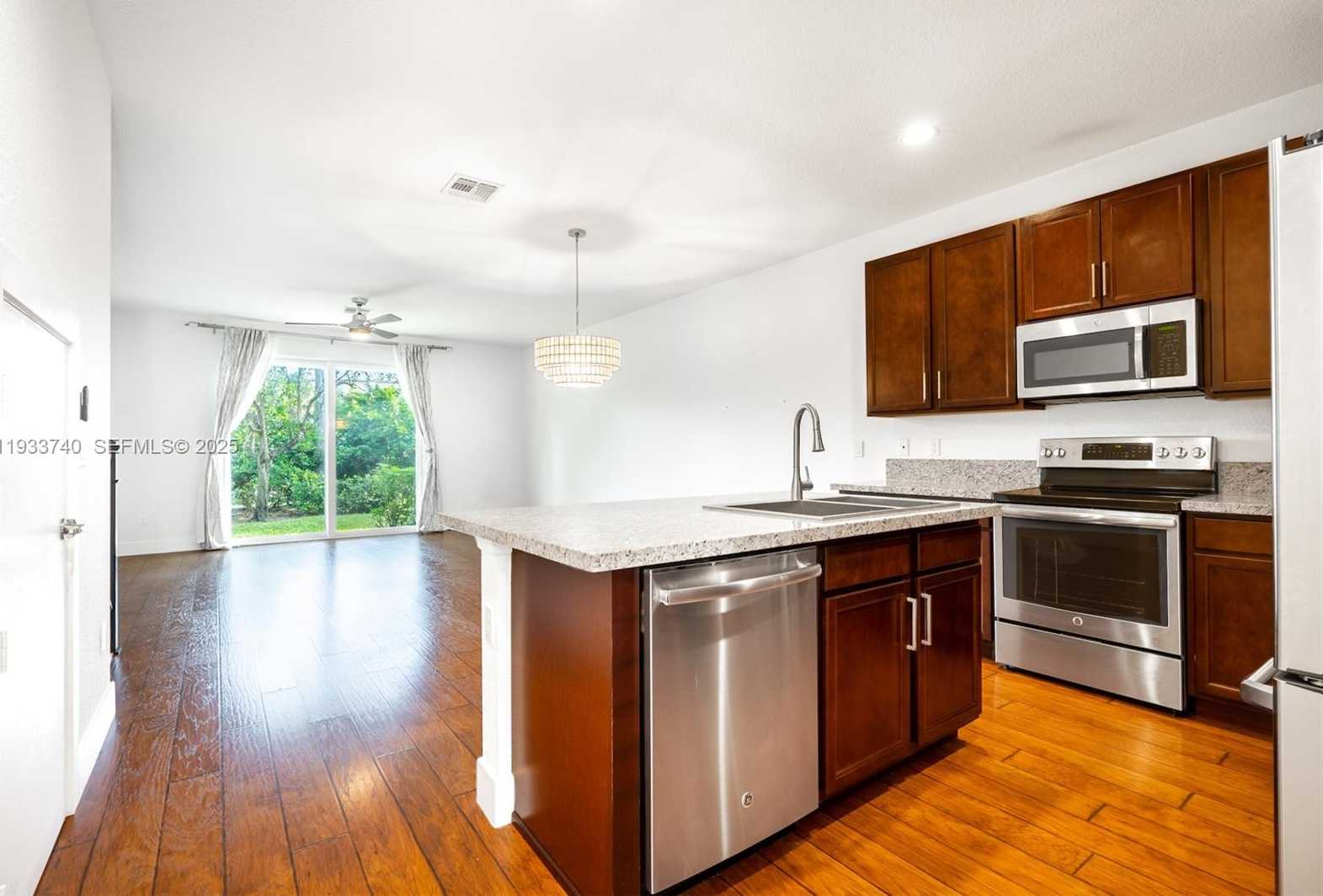 Small Image of 4652 HORSESHOE CIRCLE, Davie Number 10