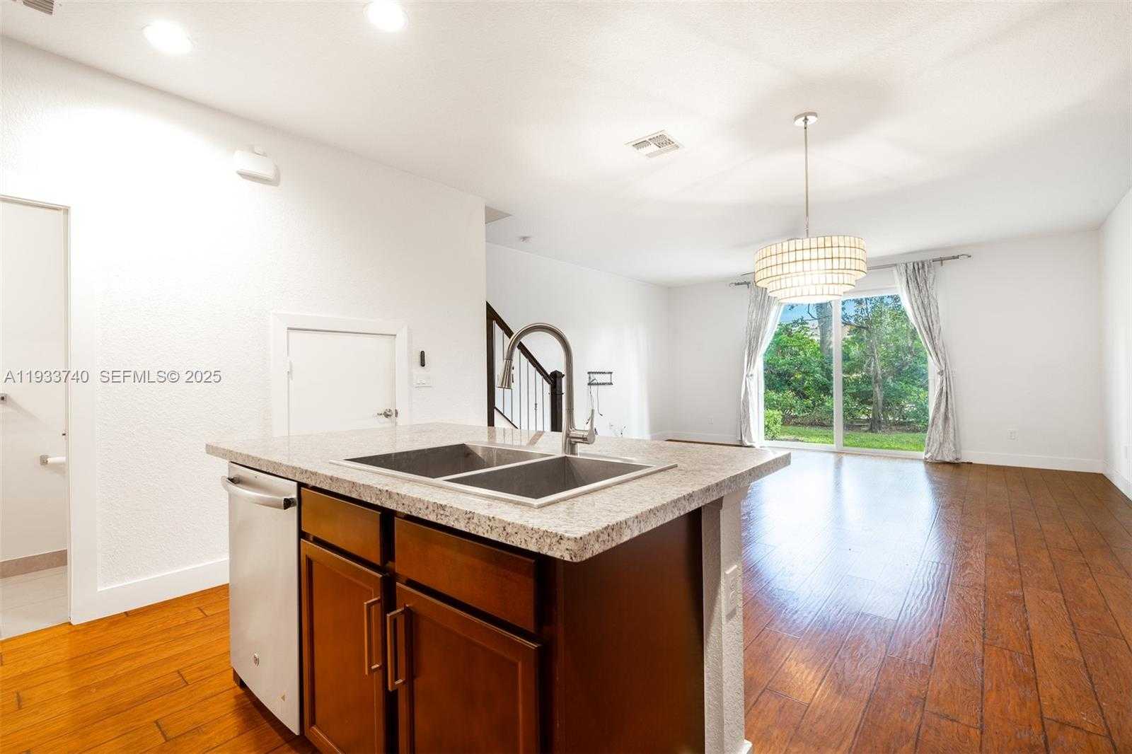 Small Image of 4652 HORSESHOE CIRCLE, Davie Number 11