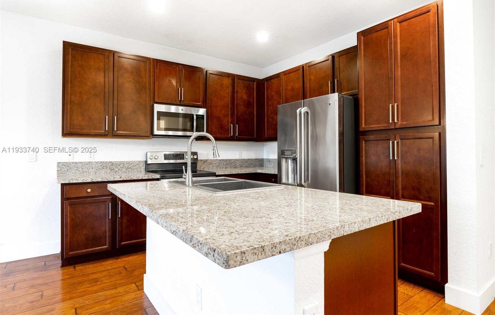 Small Image of 4652 HORSESHOE CIRCLE, Davie Number 12