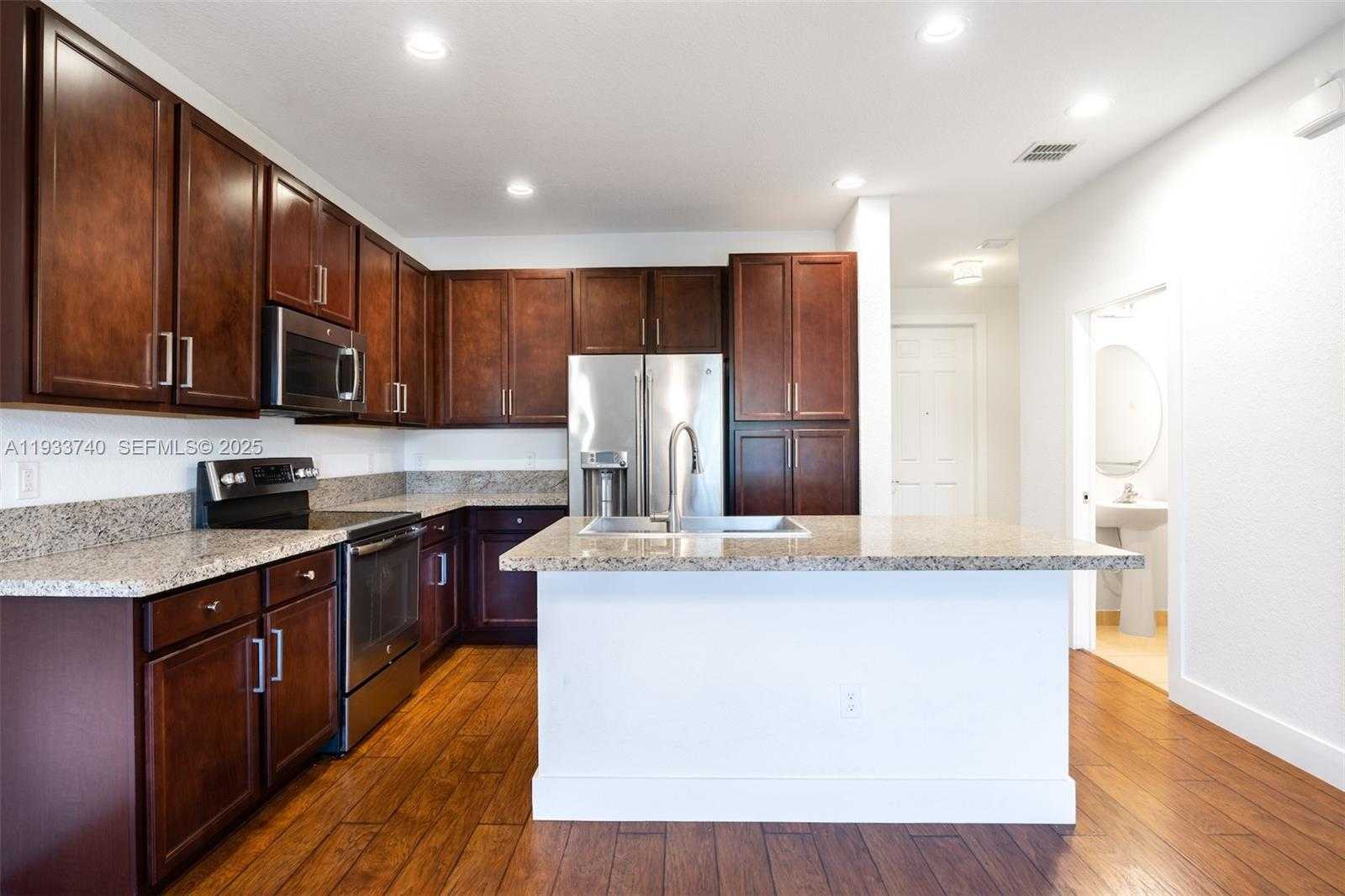 Small Image of 4652 HORSESHOE CIRCLE, Davie Number 13