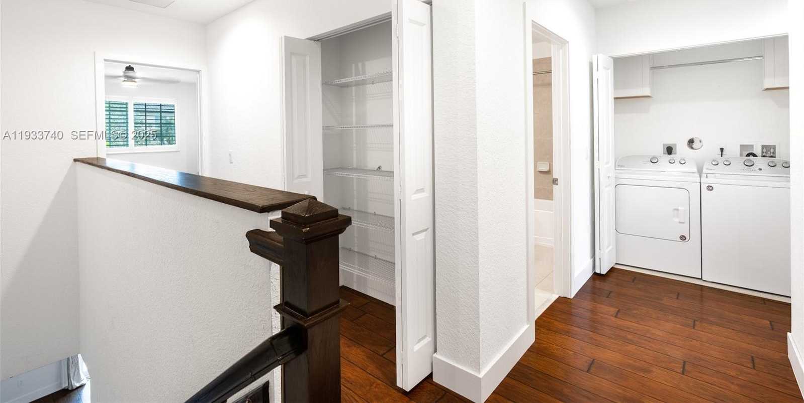 Small Image of 4652 HORSESHOE CIRCLE, Davie Number 19