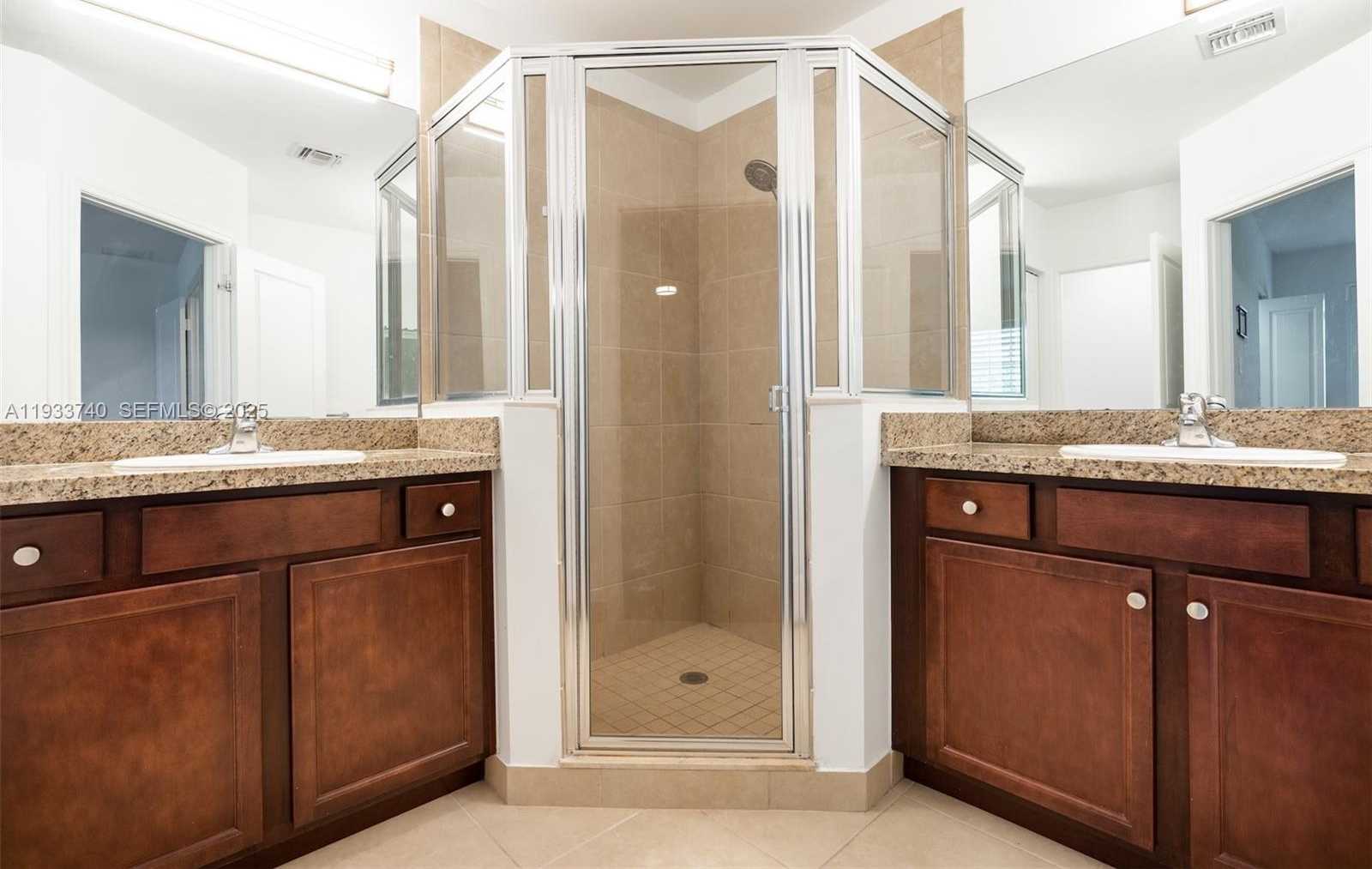 Small Image of 4652 HORSESHOE CIRCLE, Davie Number 26