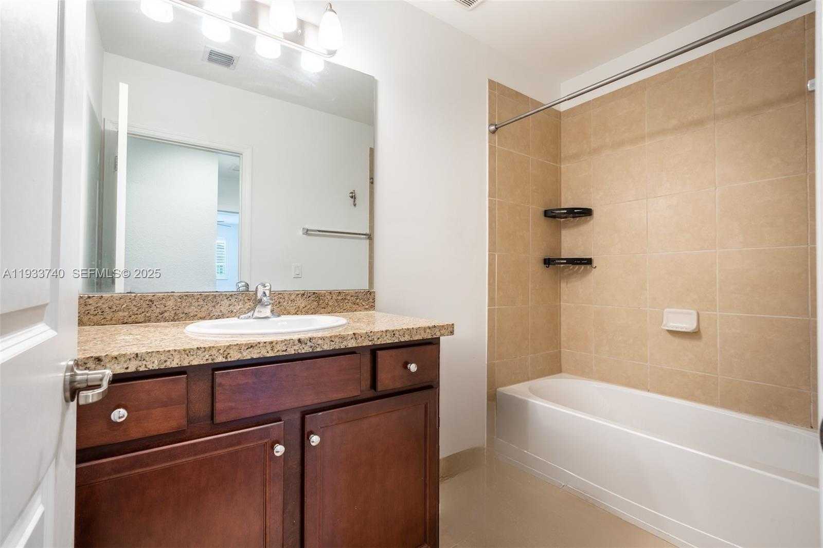 Small Image of 4652 HORSESHOE CIRCLE, Davie Number 30