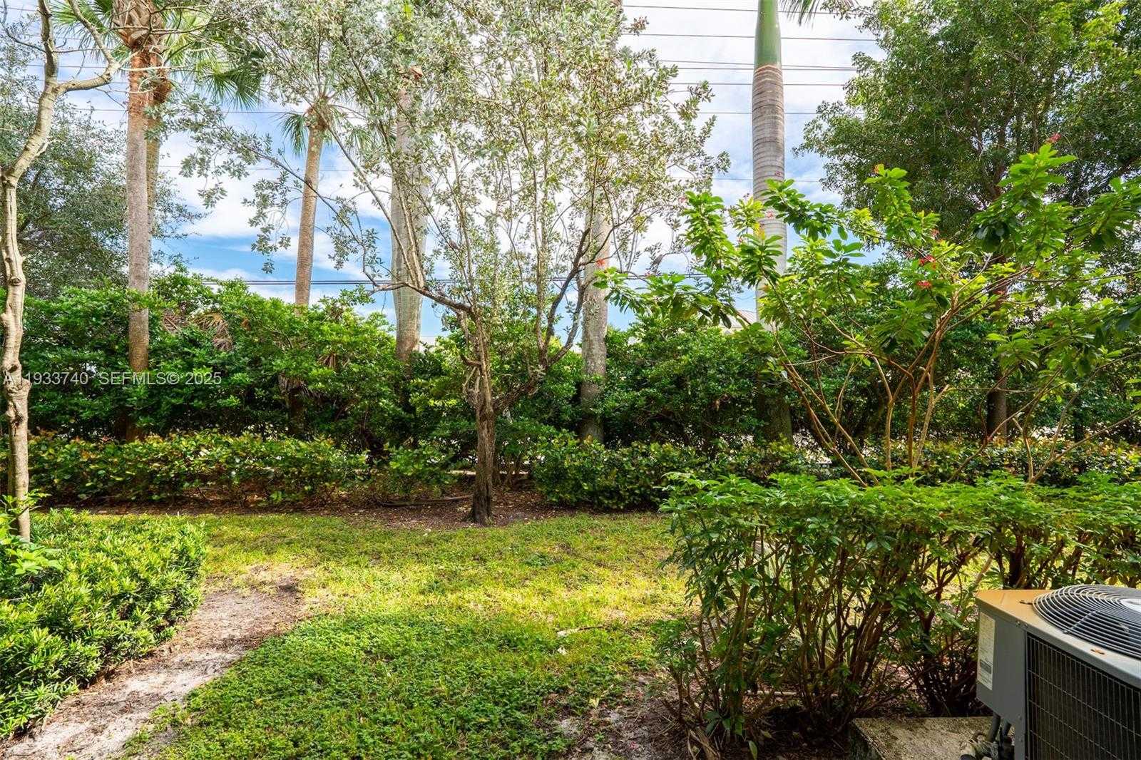 Small Image of 4652 HORSESHOE CIRCLE, Davie Number 35