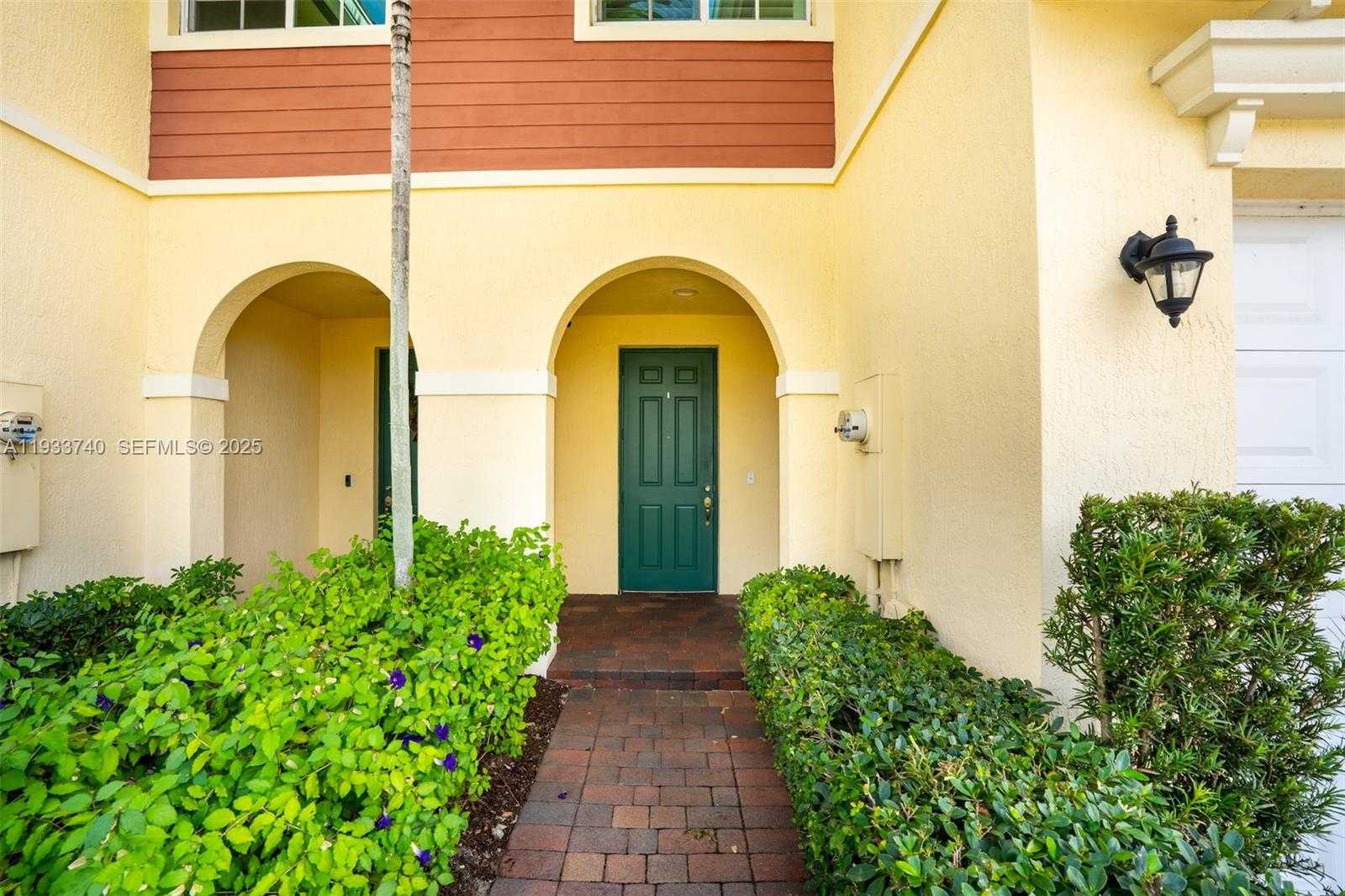 Small Image of 4652 HORSESHOE CIRCLE, Davie Number 5