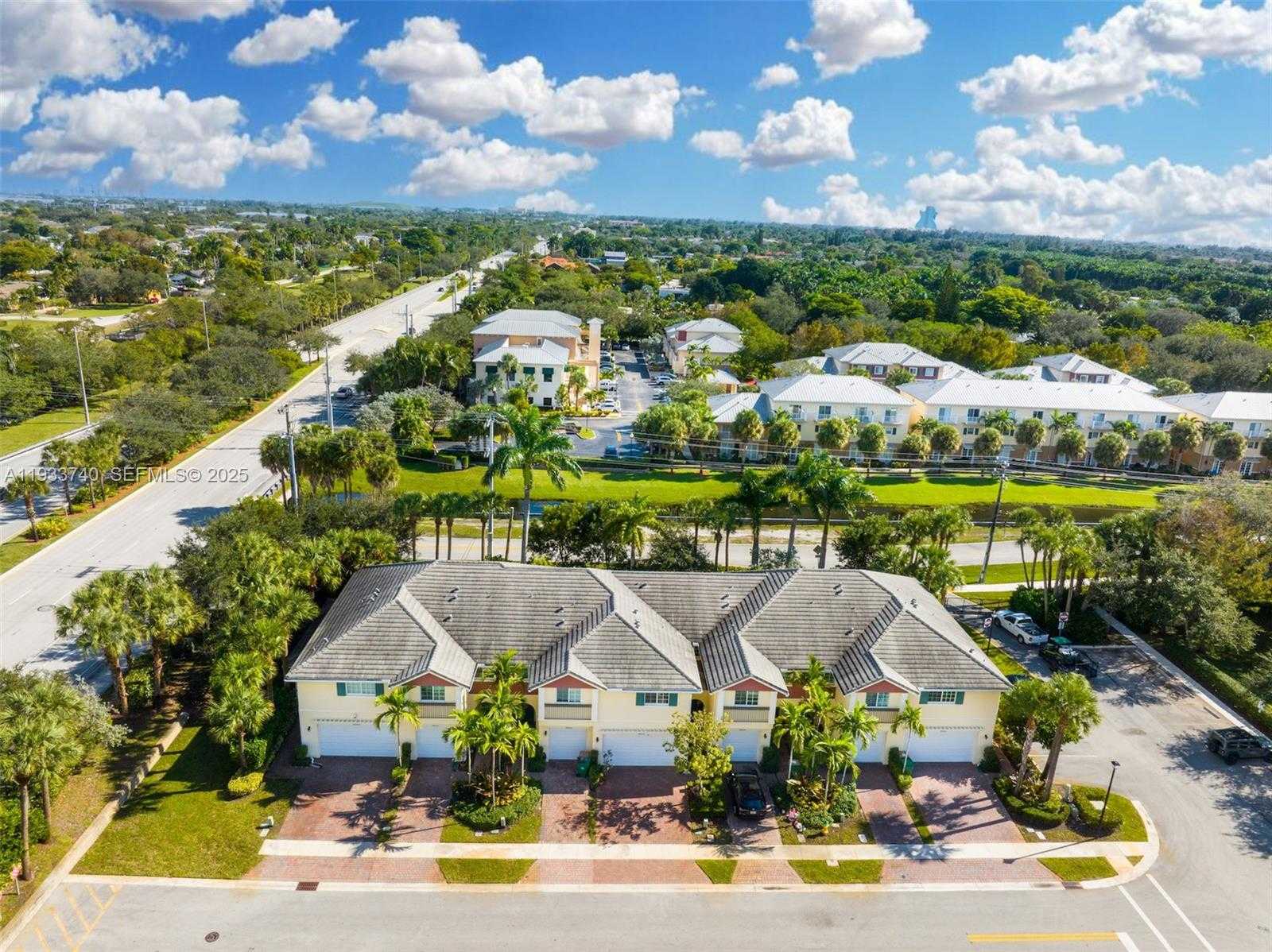 Small Image of 4652 HORSESHOE CIRCLE, Davie Number 51