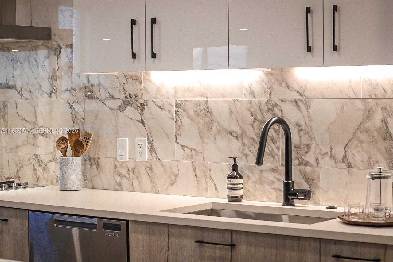 Small Image of 333 NORTH NEW RIVER DR E #3208, Fort Lauderdale Number 10