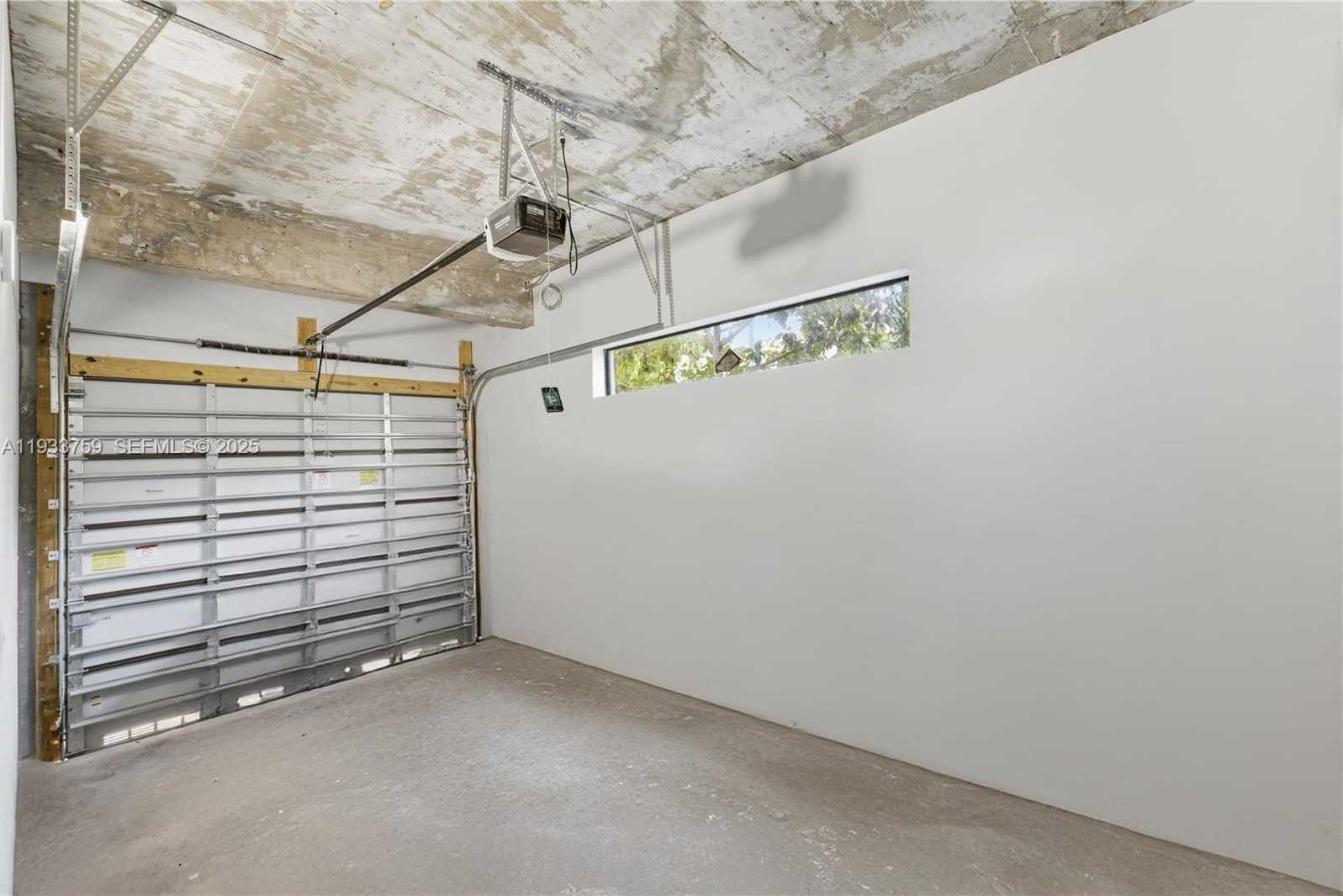 Small Image of 1393 NORTH WEST 31ST ST #A, Miami Number 21