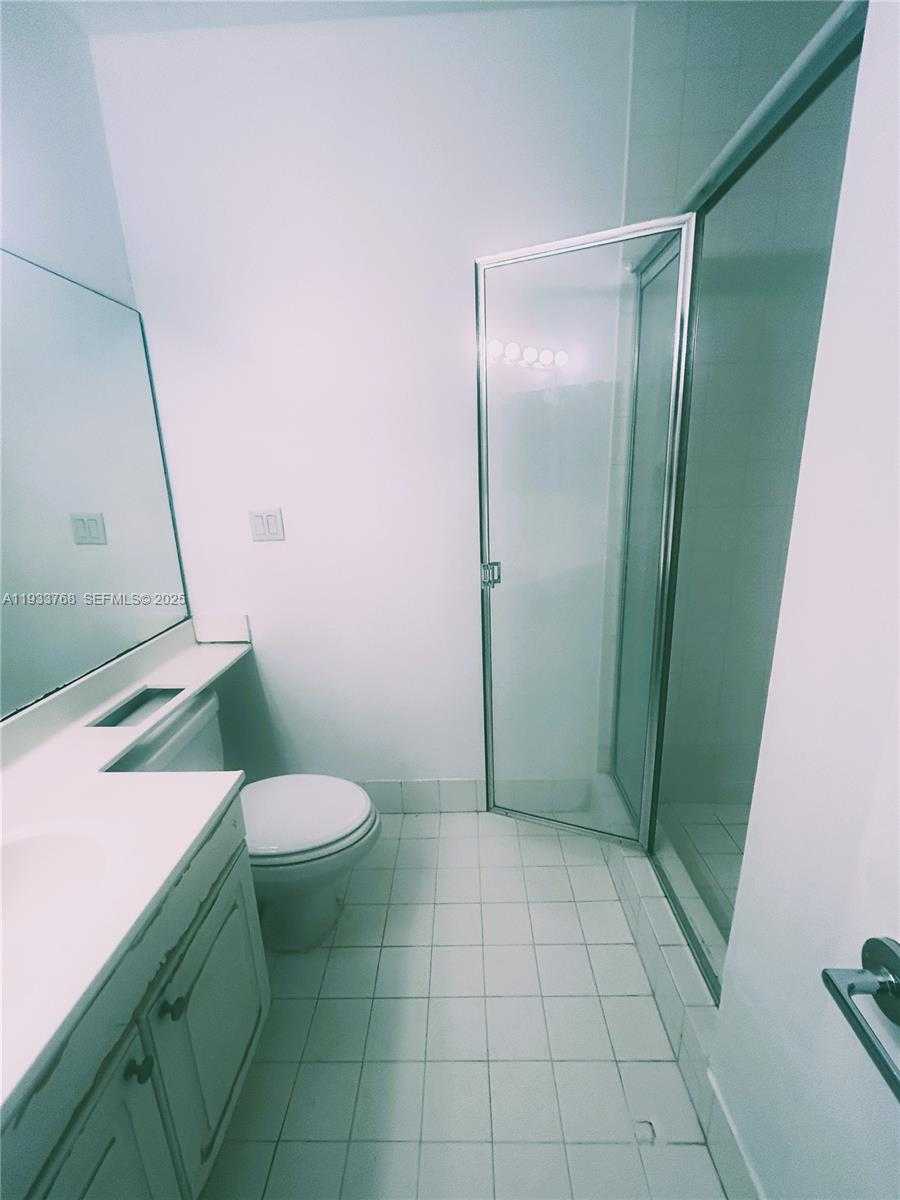 Small Image of 3640 YACHT CLUB DR #104, Aventura Number 4
