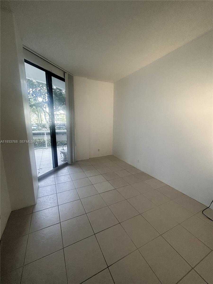 Small Image of 3640 YACHT CLUB DR #104, Aventura Number 5