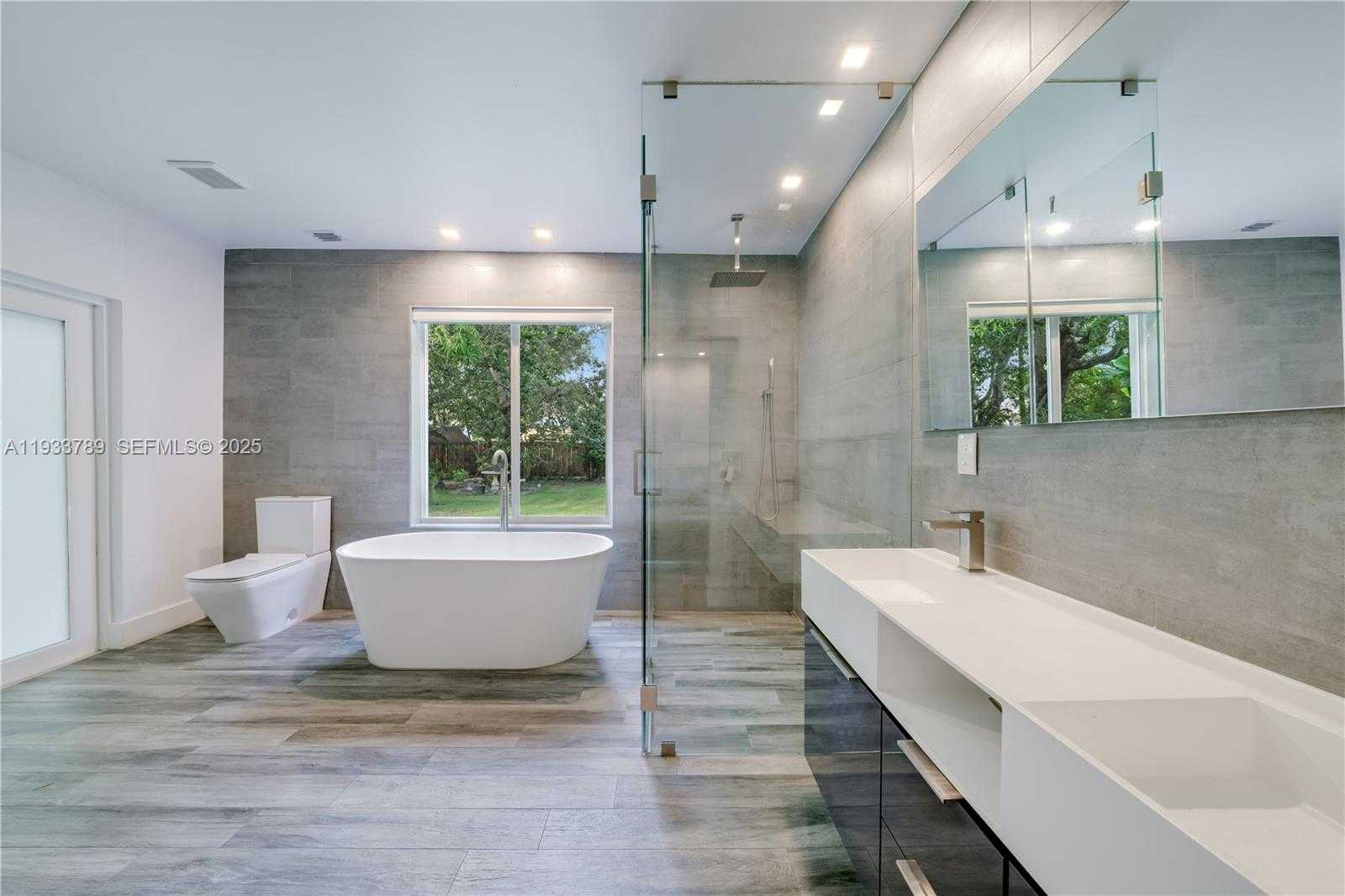 Small Image of 125 NORTH WEST 88TH ST, El Portal Number 17