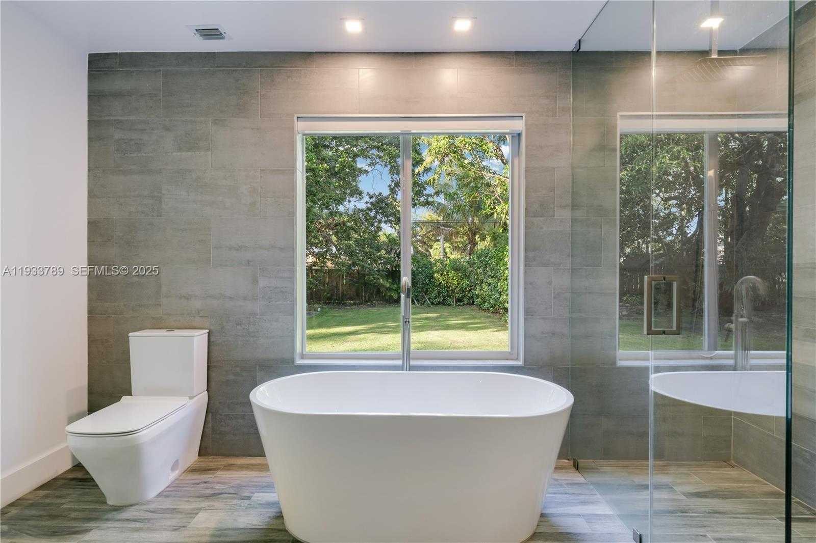 Small Image of 125 NORTH WEST 88TH ST, El Portal Number 19