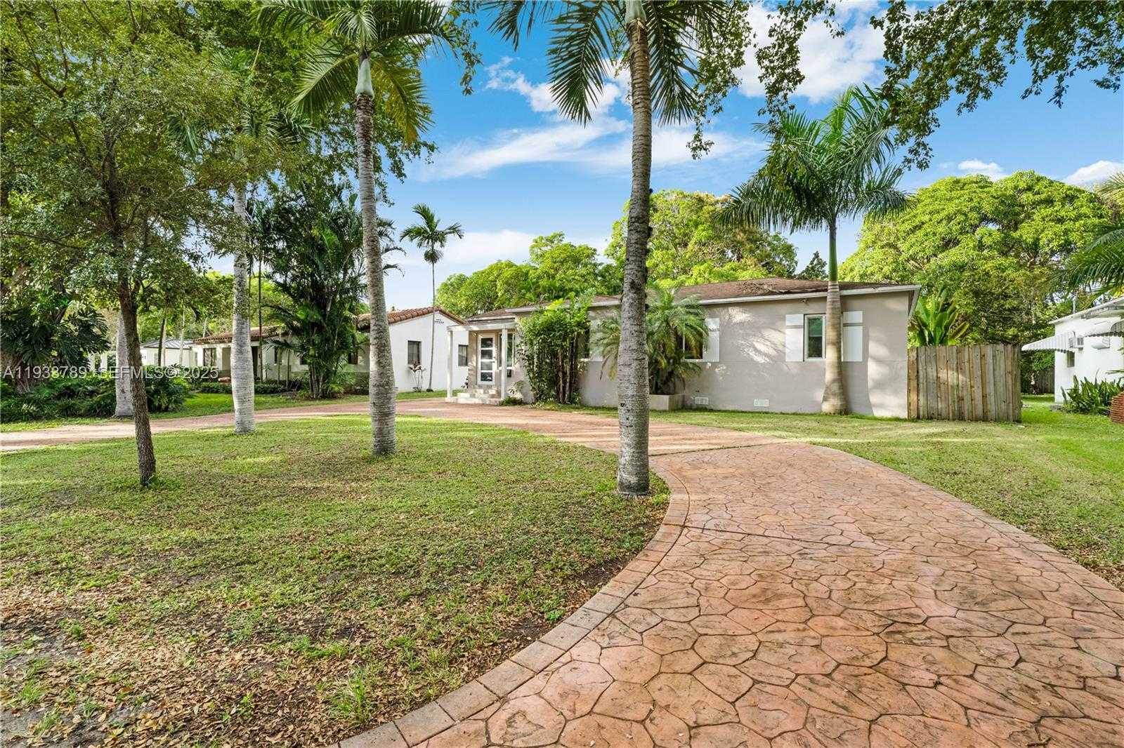 Small Image of 125 NORTH WEST 88TH ST, El Portal Number 2