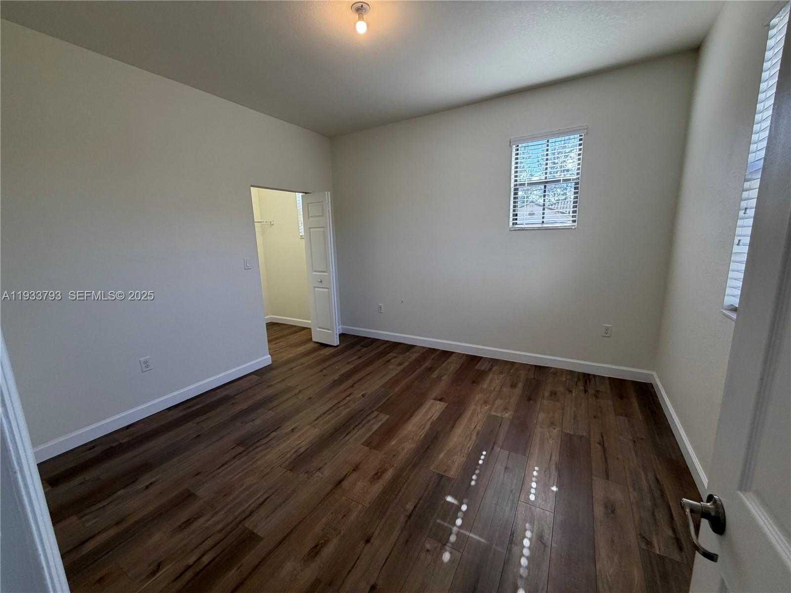 Small Image of 3501 WEST 92ND PL, Hialeah Number 12