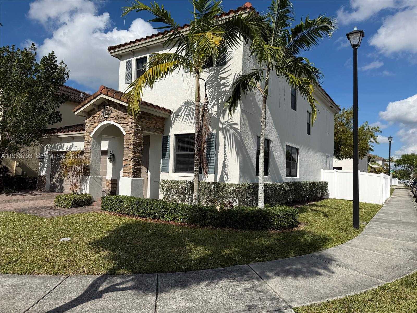Small Image of 3501 WEST 92ND PL, Hialeah Number 2