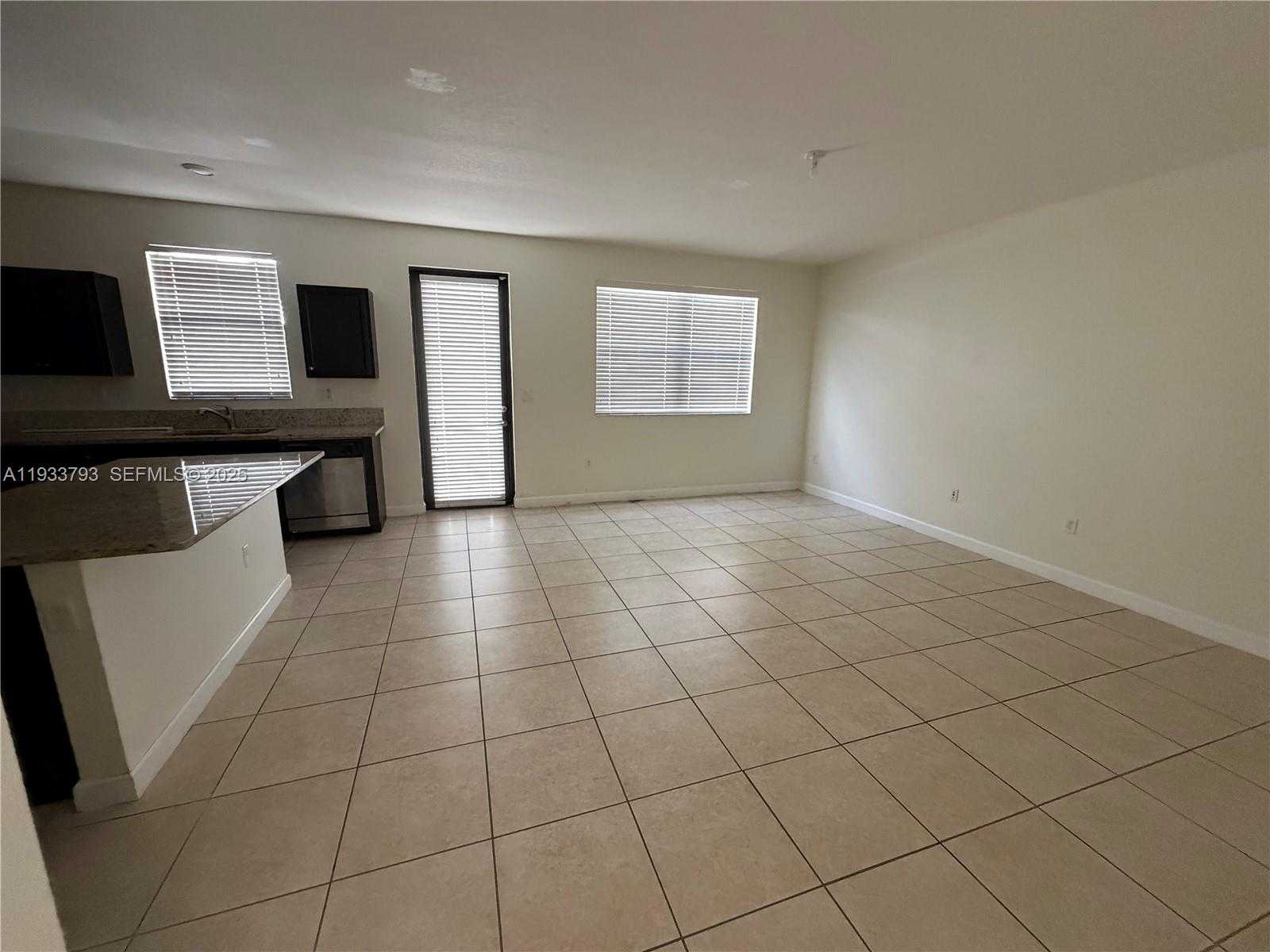Small Image of 3501 WEST 92ND PL, Hialeah Number 26